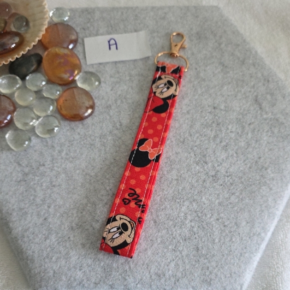 Fabric Wristlet with Lobster Clasp | Mouse Design | Card & Key Holder - Picture 3 of 6